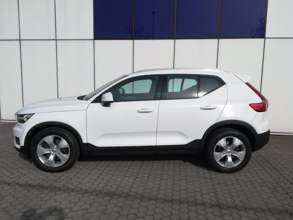 VOLVO XC40 D4 AWD Geartronic Momentum