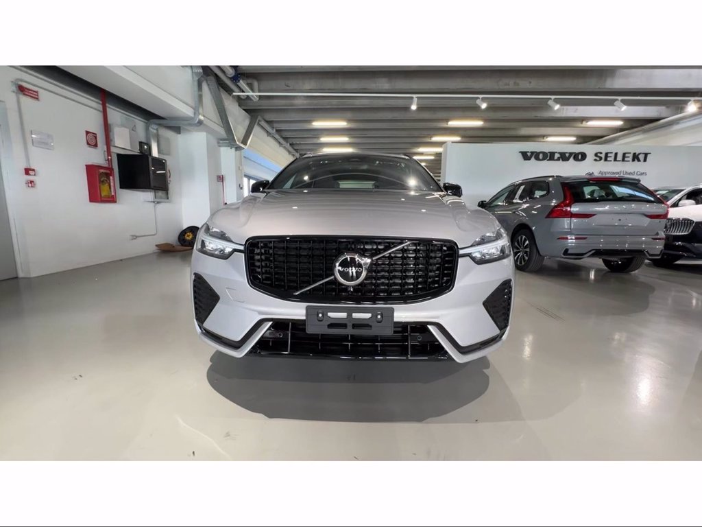 VOLVO XC60 2.0 b4 Plus Dark awd auto