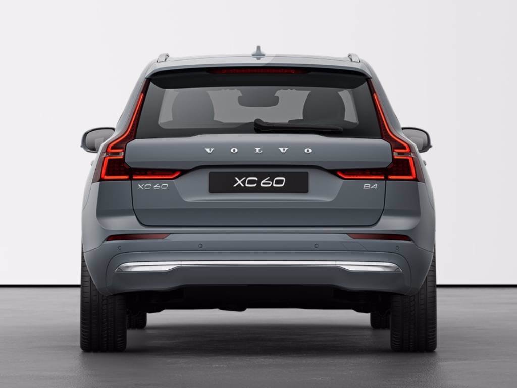 VOLVO XC60 2.0 b4 Plus Dark awd auto