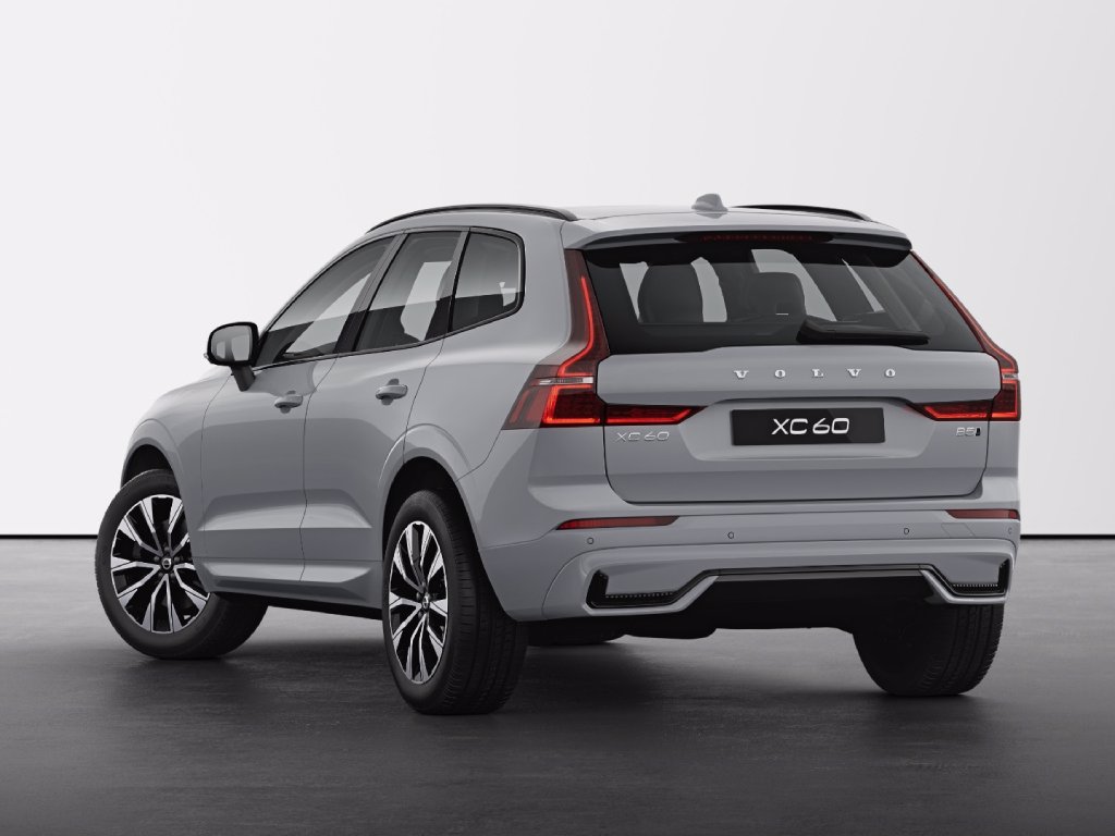 VOLVO XC60 2.0 b4 Plus Dark awd auto