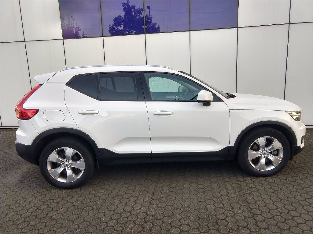 VOLVO XC40 2.0 d3 Momentum awd geartronic