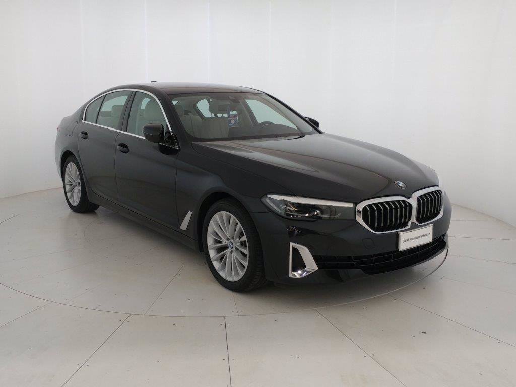 BMW 520d mhev 48v luxury auto