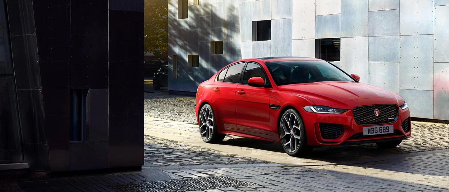 Jaguar Xe Milano slide